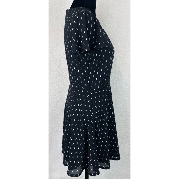ABERCROMBIE & FITCH • Black/White Polka Dot Print Faux Wrap V-Neck Mini Dress - Picture 9 of 16